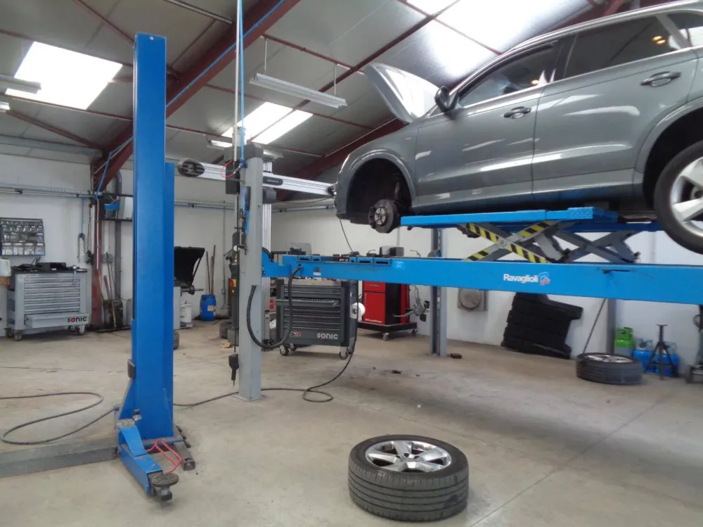 garage automobile près de Espelette